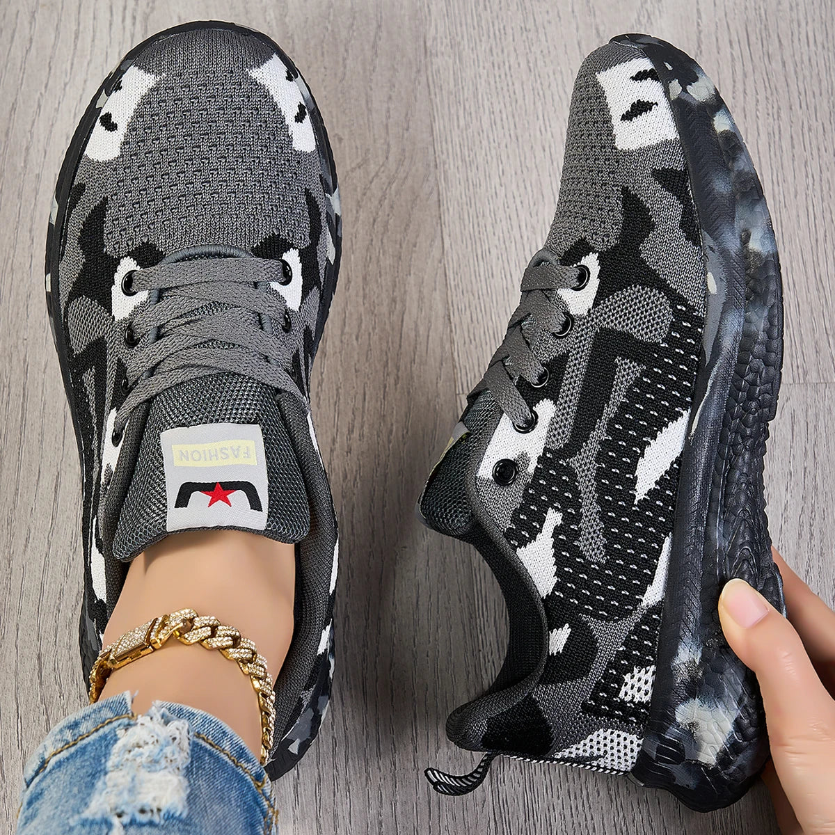 Women Breathable Mesh Sneakers Lightweight Flexible Lace Up Walking Shoes