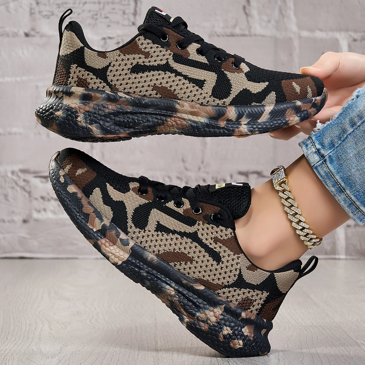 Women Breathable Mesh Sneakers Lightweight Flexible Lace Up Walking Shoes