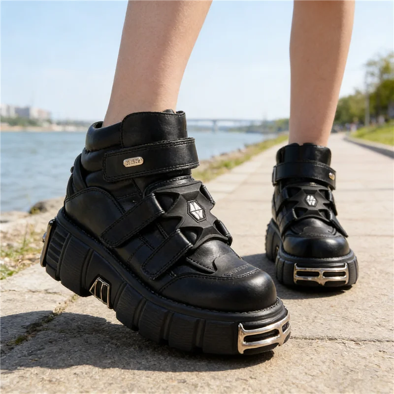Women's Gothic Metal Decoration Chunk Heel Platform Punk Fashion Sneakers